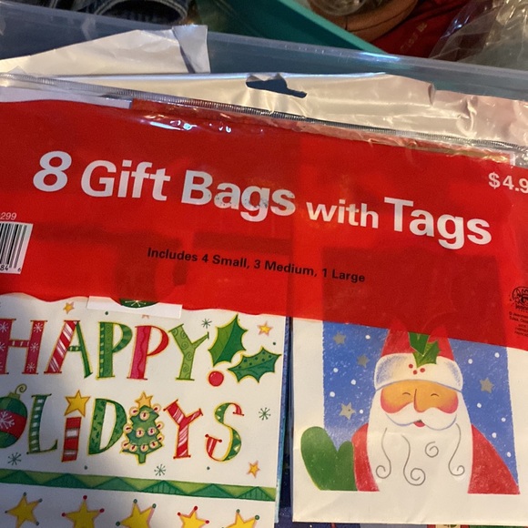 NEW 3 sets  8 gift bags with tags include 4 small 3 med and 1 large  plus tags - Picture 3 of 4